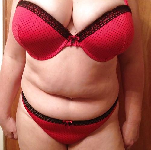 16P Woman their sell bra on the net 