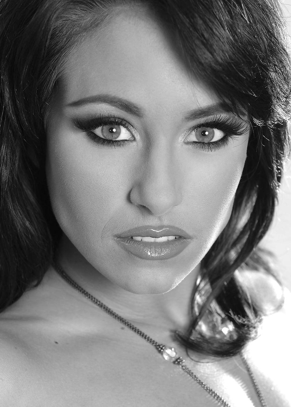 25P Pretty faces to cum on