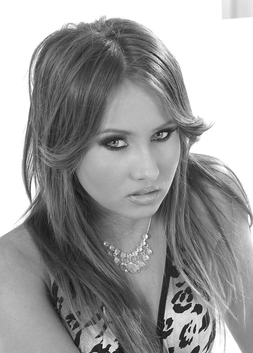 25P Pretty faces to cum on