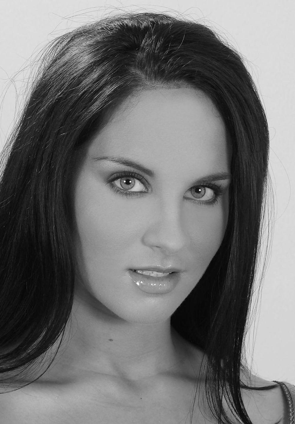 25P Pretty faces to cum on