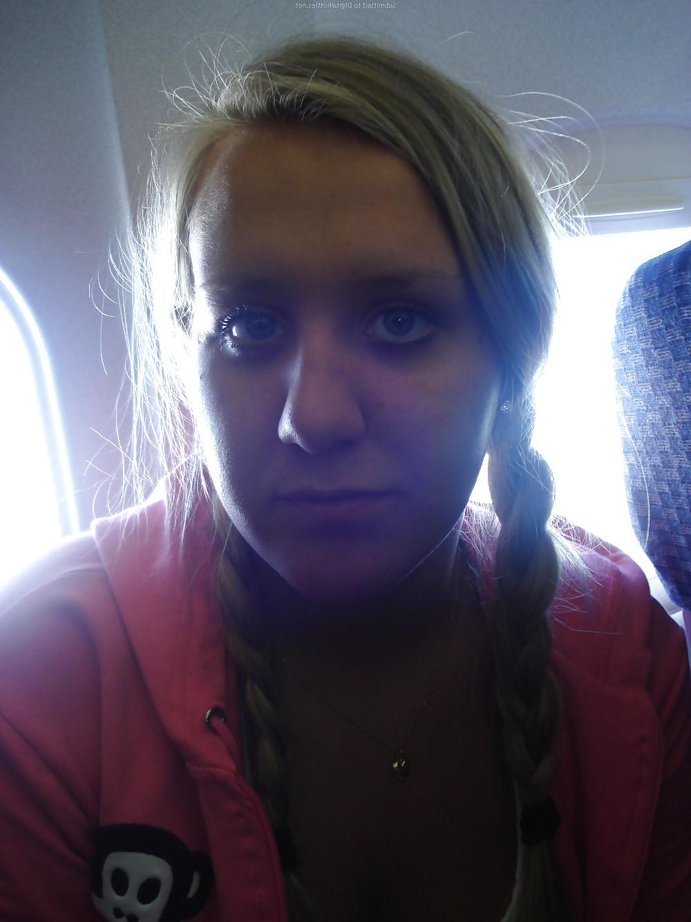 25P Nice Blond Girlfriend