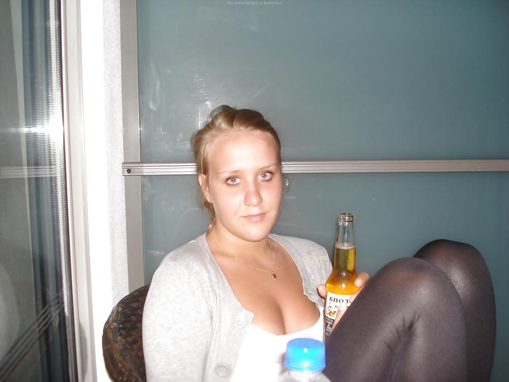 25P Nice Blond Girlfriend