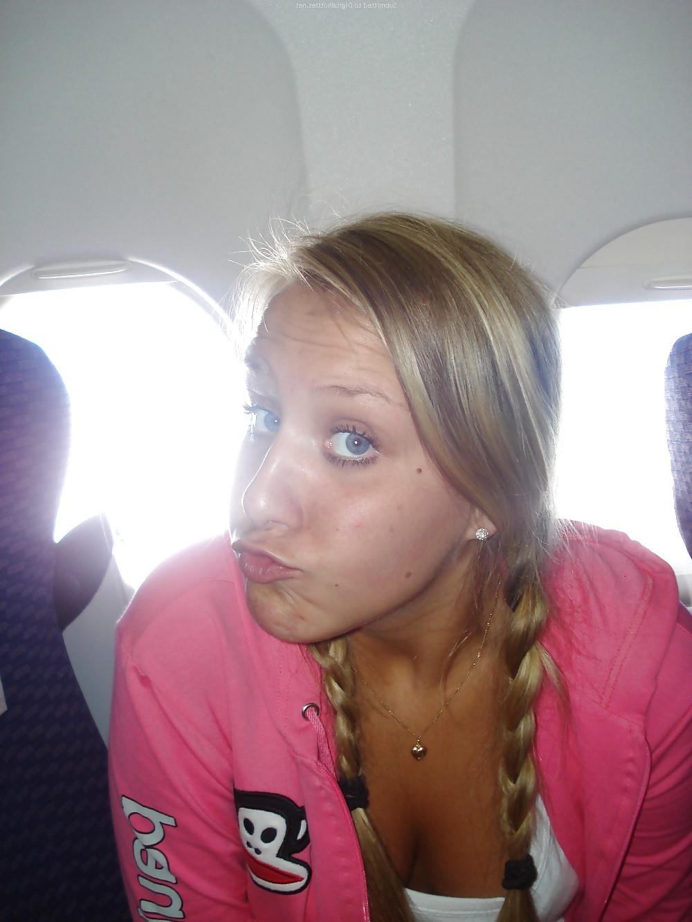 25P Nice Blond Girlfriend