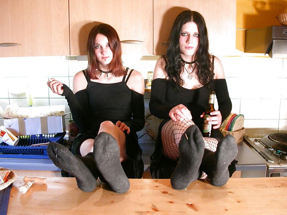 25P Gothic Foot Queens - Yavanna & Ylva In Your Face