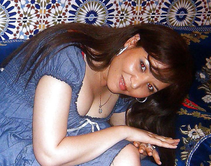 5P Firdaous Morocco Girl Cum On Her
