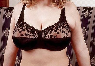 25P Chunky tits in bra 2