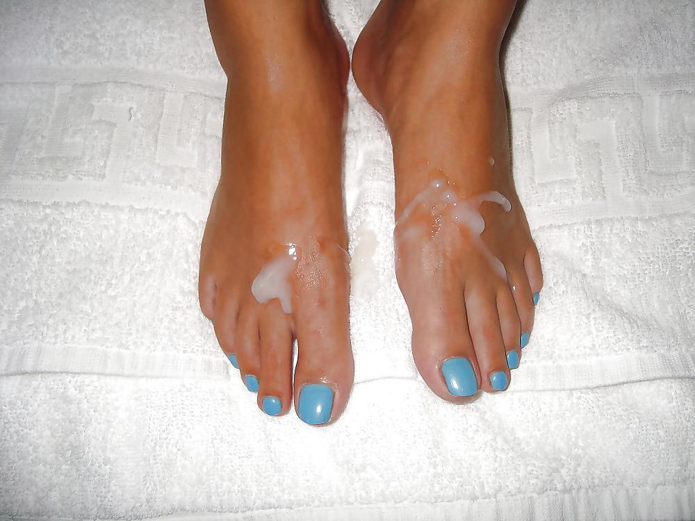 25P I LOVE MY CUM ON THE SHOES OF MY WIFE