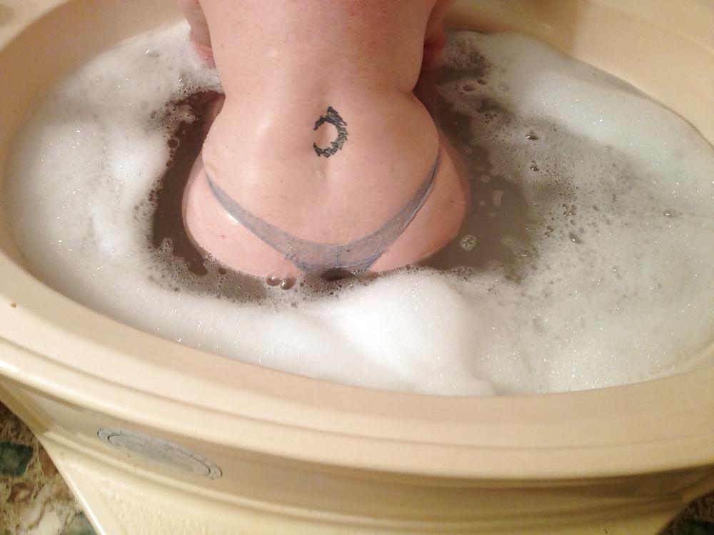 20P Sexy Bath Time Fun With Red and some 69ing