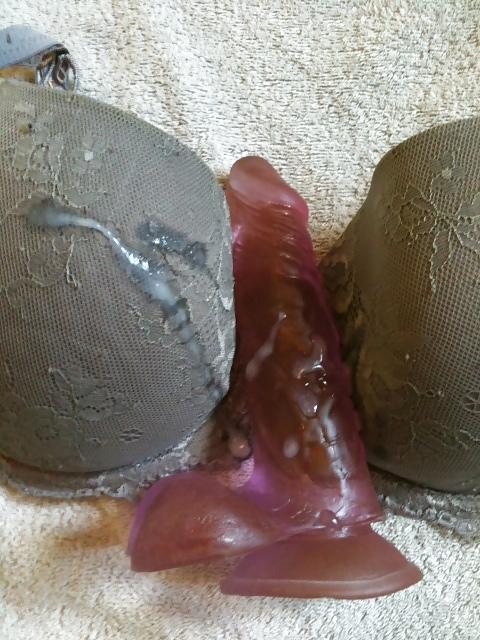 5P Wifes bra and sextoy