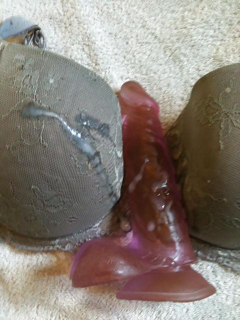5P Wifes bra and sextoy