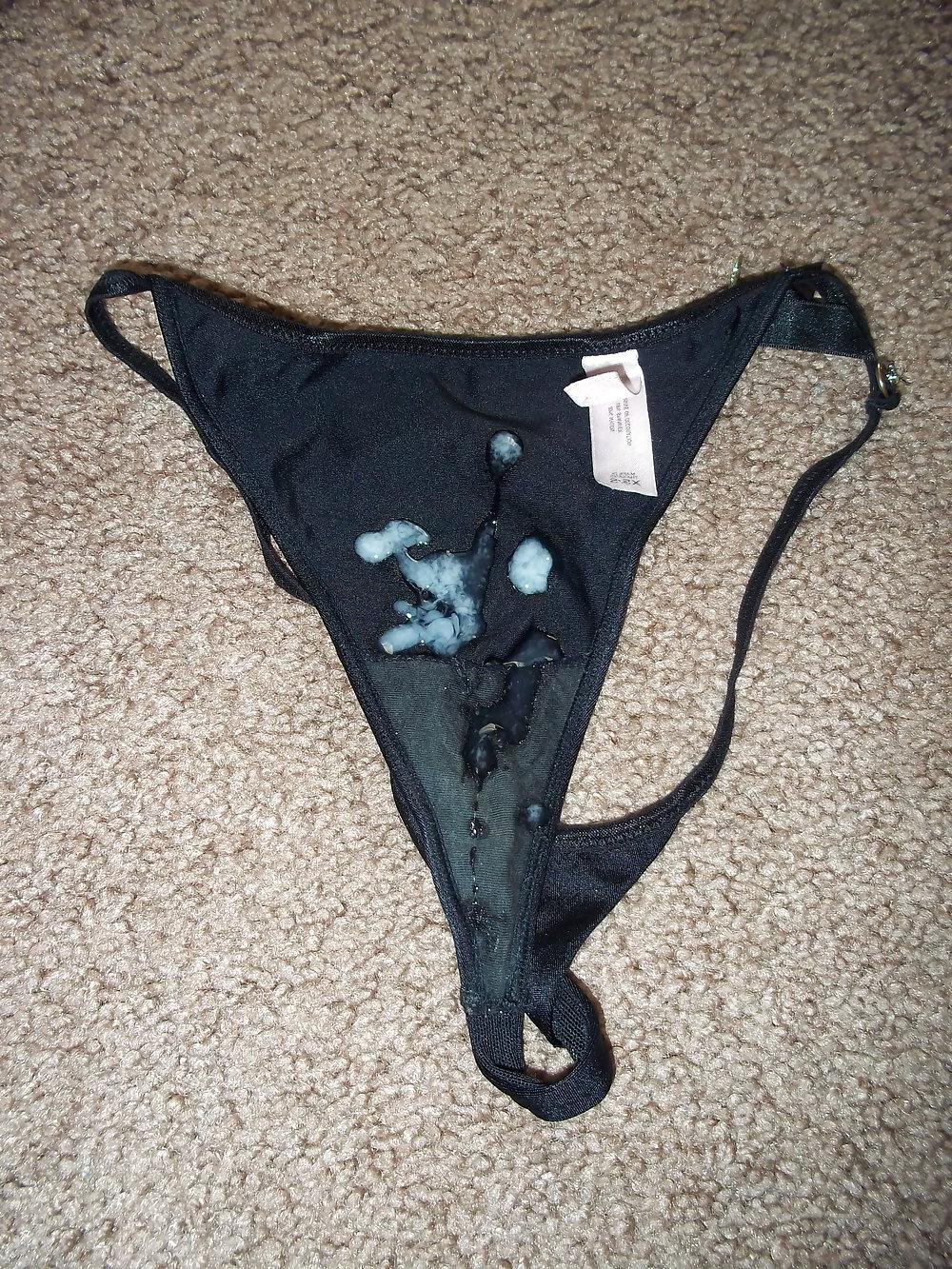 4P Cum on black vs thong