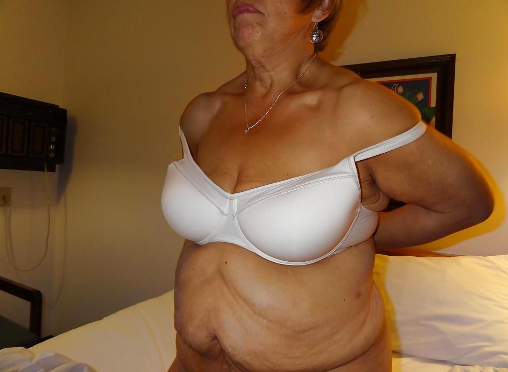 7P Hot bbw bra pics