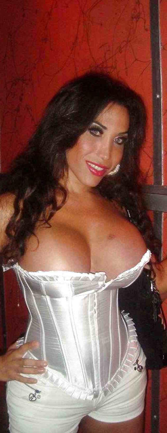 23P Pretty Alexandra Bittencourt
