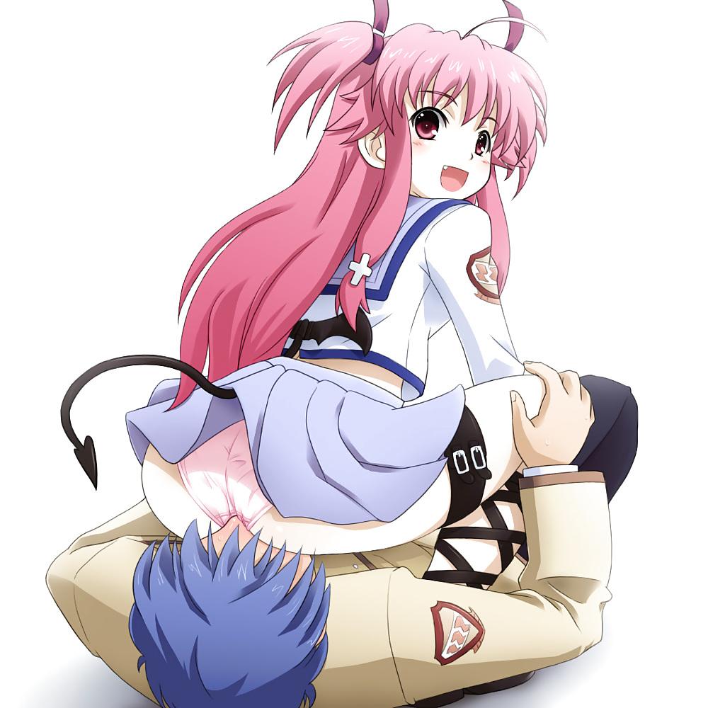 24P Anime-Huren - Facesitting
