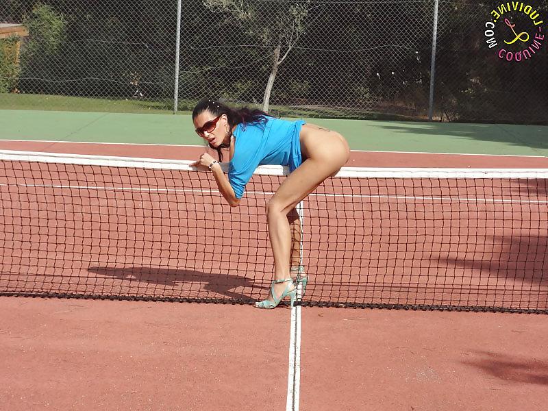10P Ludivine slut showing off on a tennis court