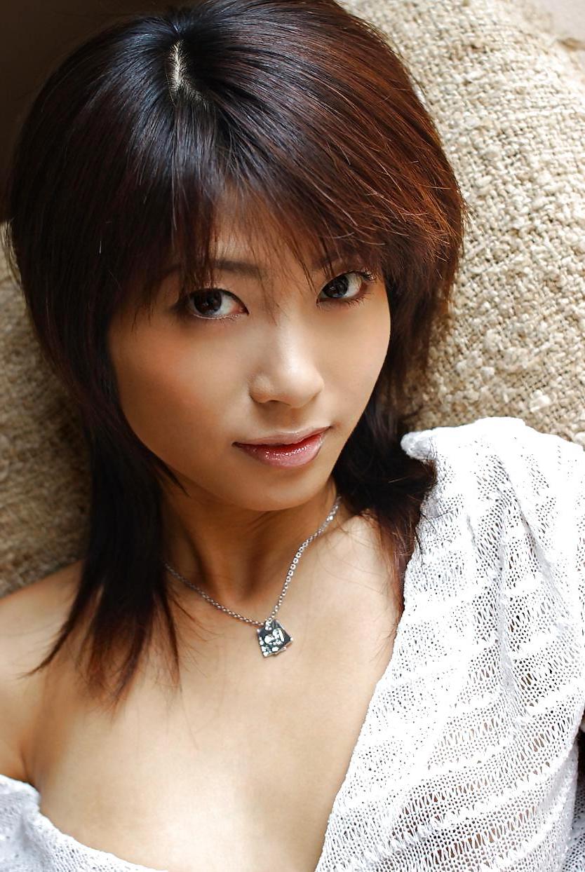 25P Beautiful Japanese Teen