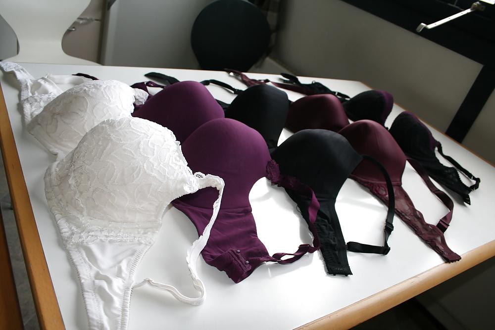 25P Bra wanking lineup