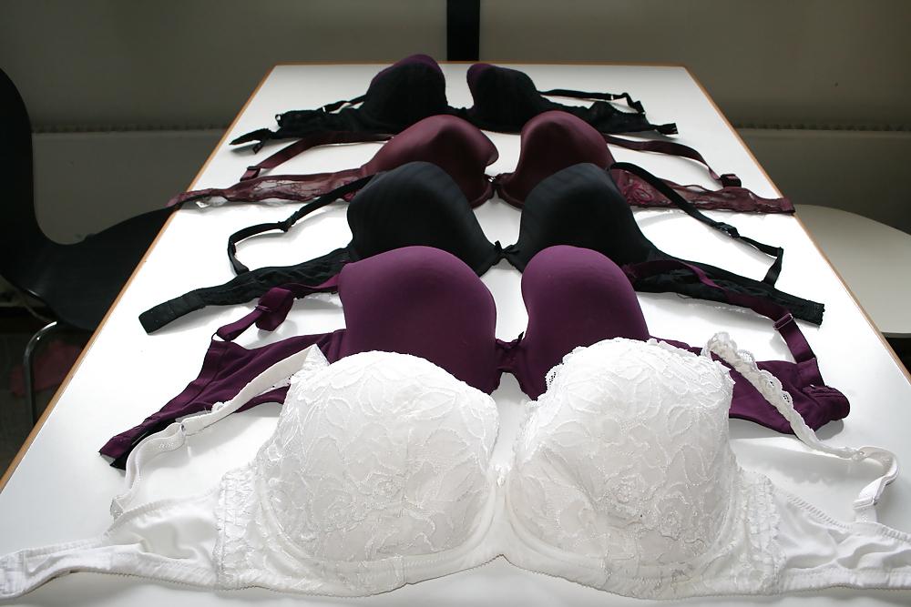 25P Bra wanking lineup