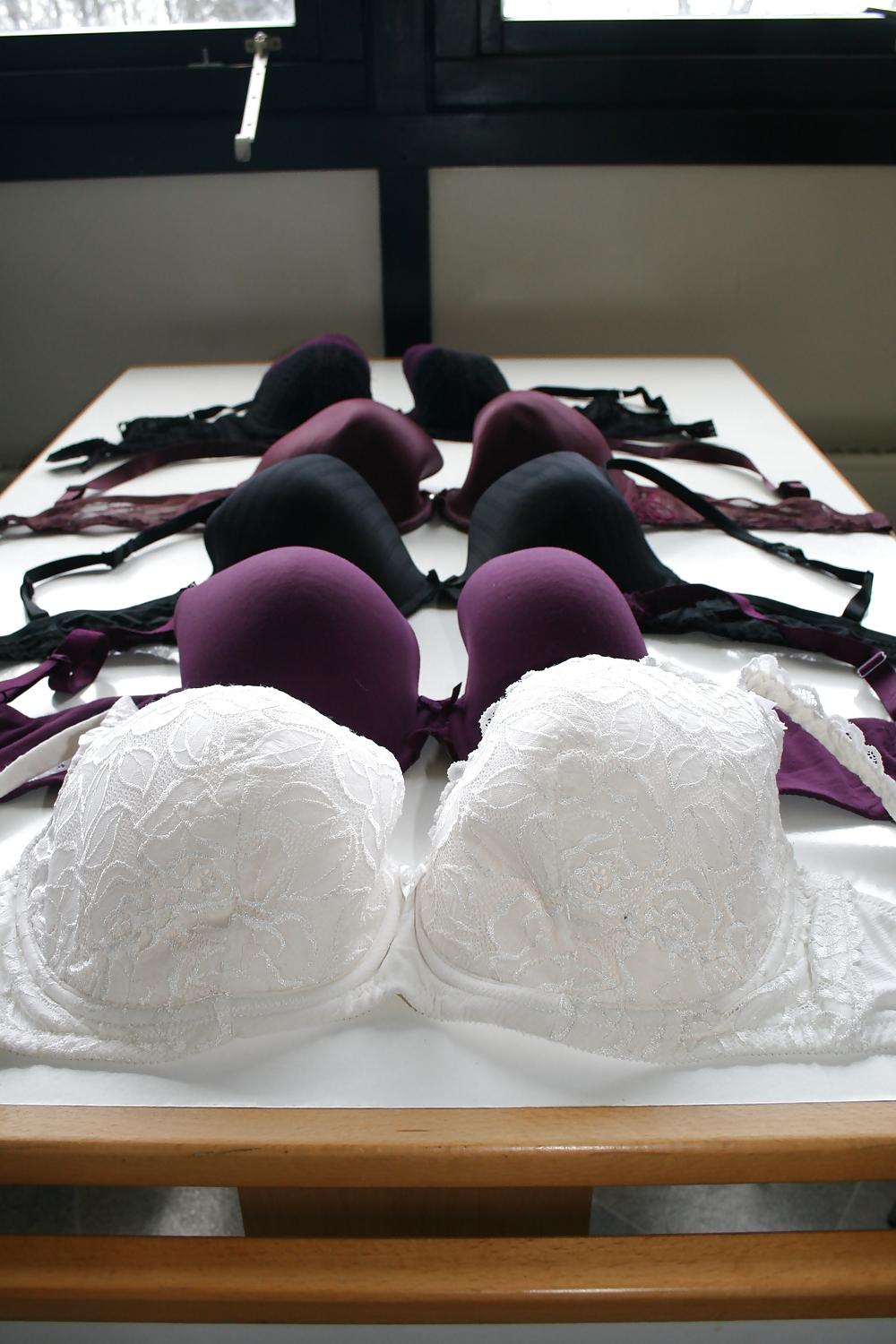 25P Bra wanking lineup