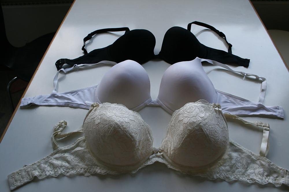 25P Bra wanking lineup