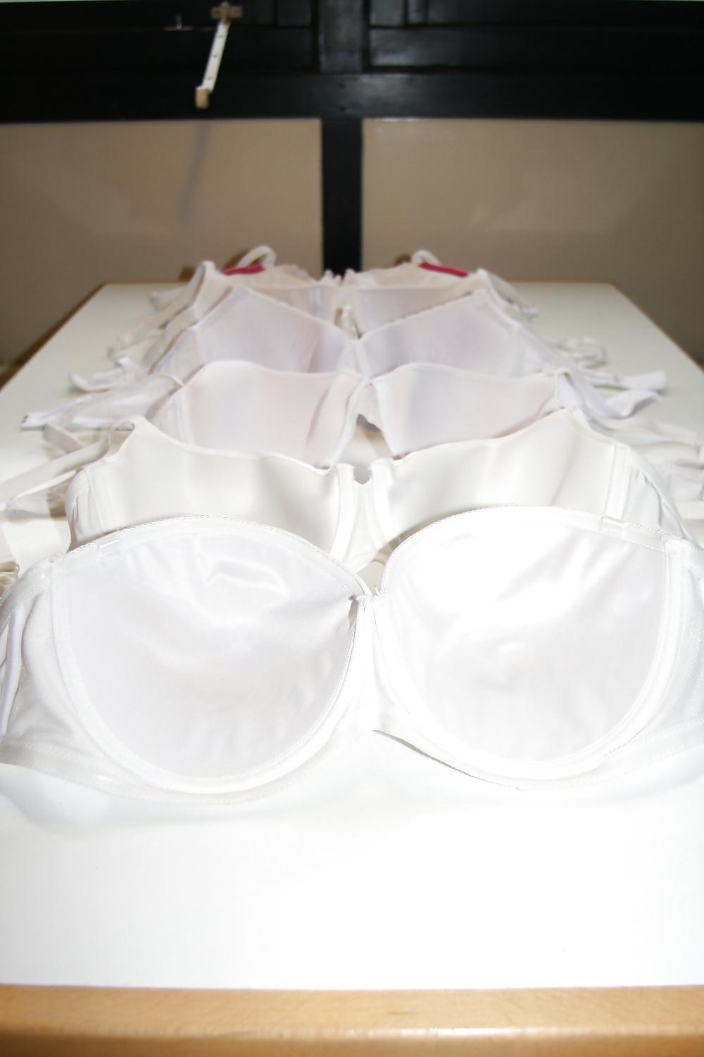 25P Bra wanking lineup