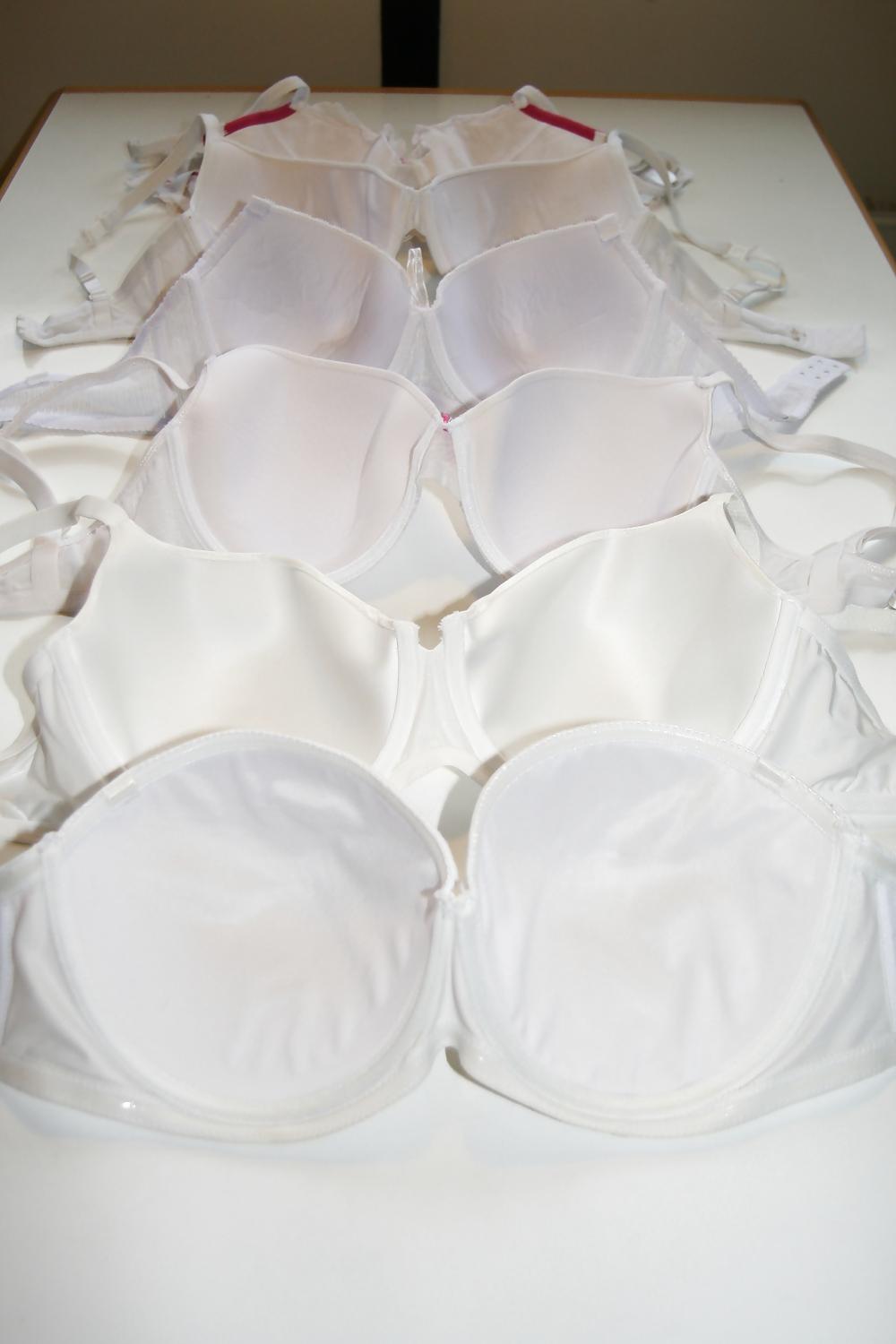 25P Bra wanking lineup