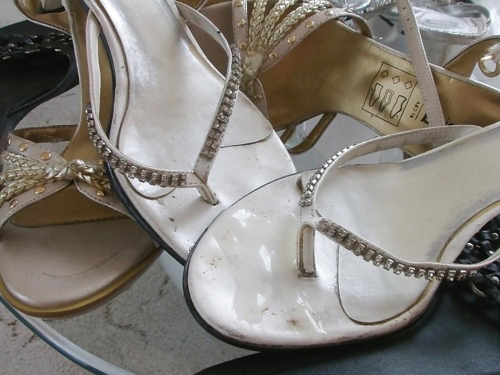 12P Cum on wife white flip flop