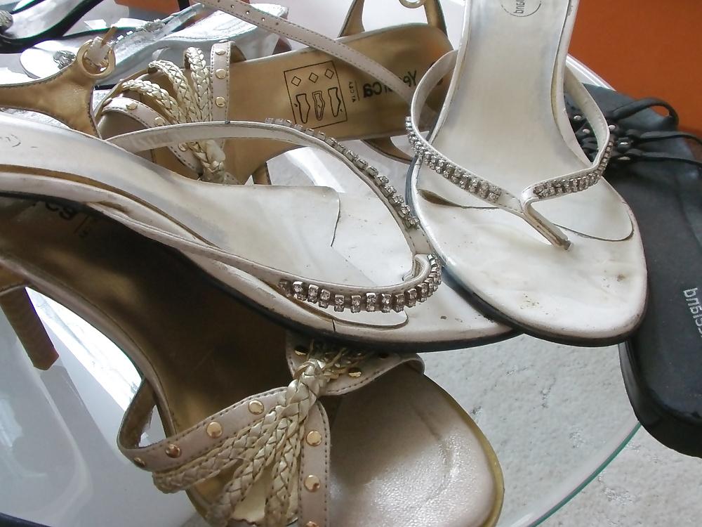 12P Cum on wife white flip flop