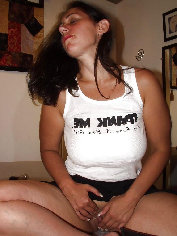 25P Natural Tit Milf Posring