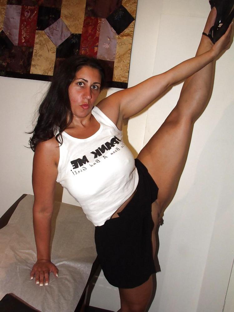 25P Natural Tit Milf Posring