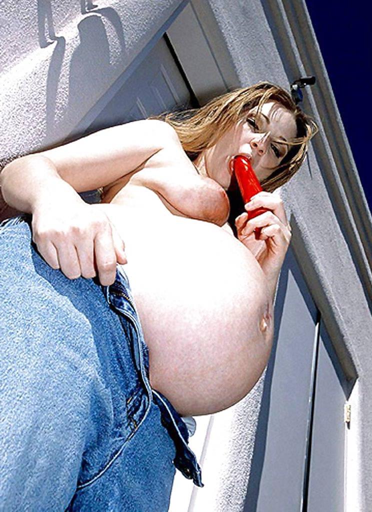 12P Pregnant Lindsay With Red Dildo