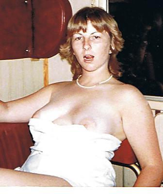 4P Carole s hairy cunt flashing on a train