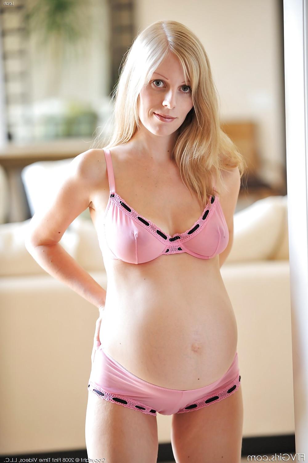 23P Pregnant Leah