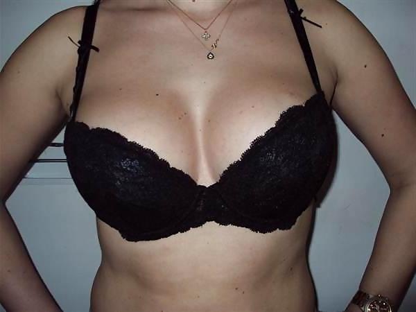 19P Woman their sell bra on the net 