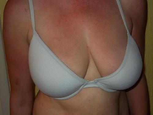 19P Woman their sell bra on the net 