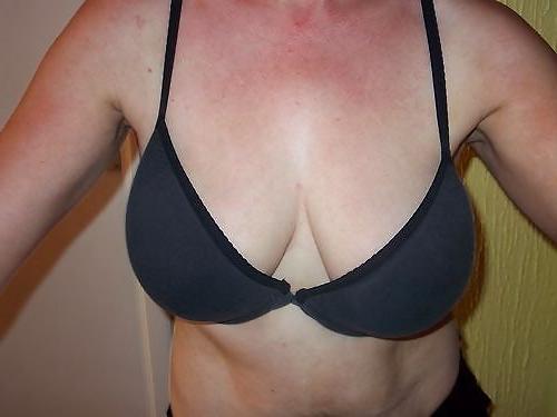 19P Woman their sell bra on the net 