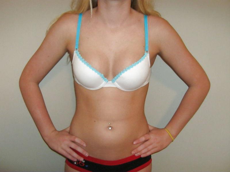 19P Woman their sell bra on the net 