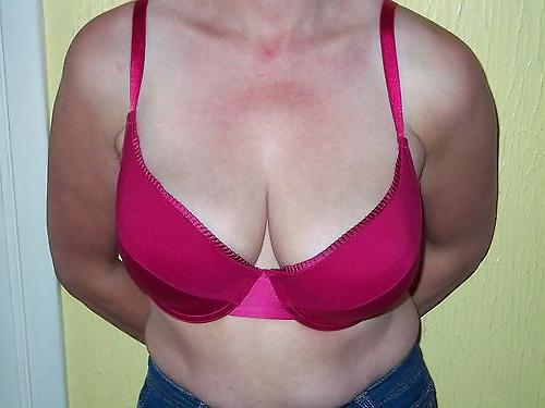 19P Woman their sell bra on the net 