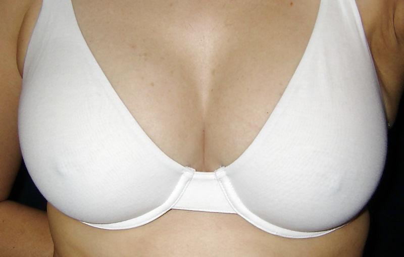 19P Woman their sell bra on the net 