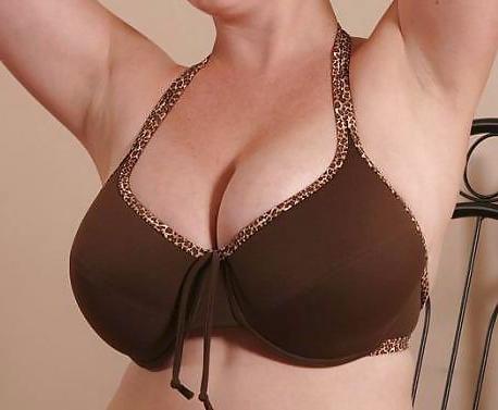 24P Chunky tits in bra 12