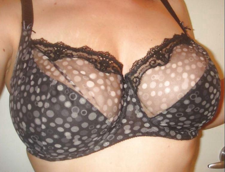 24P Chunky tits in bra 12