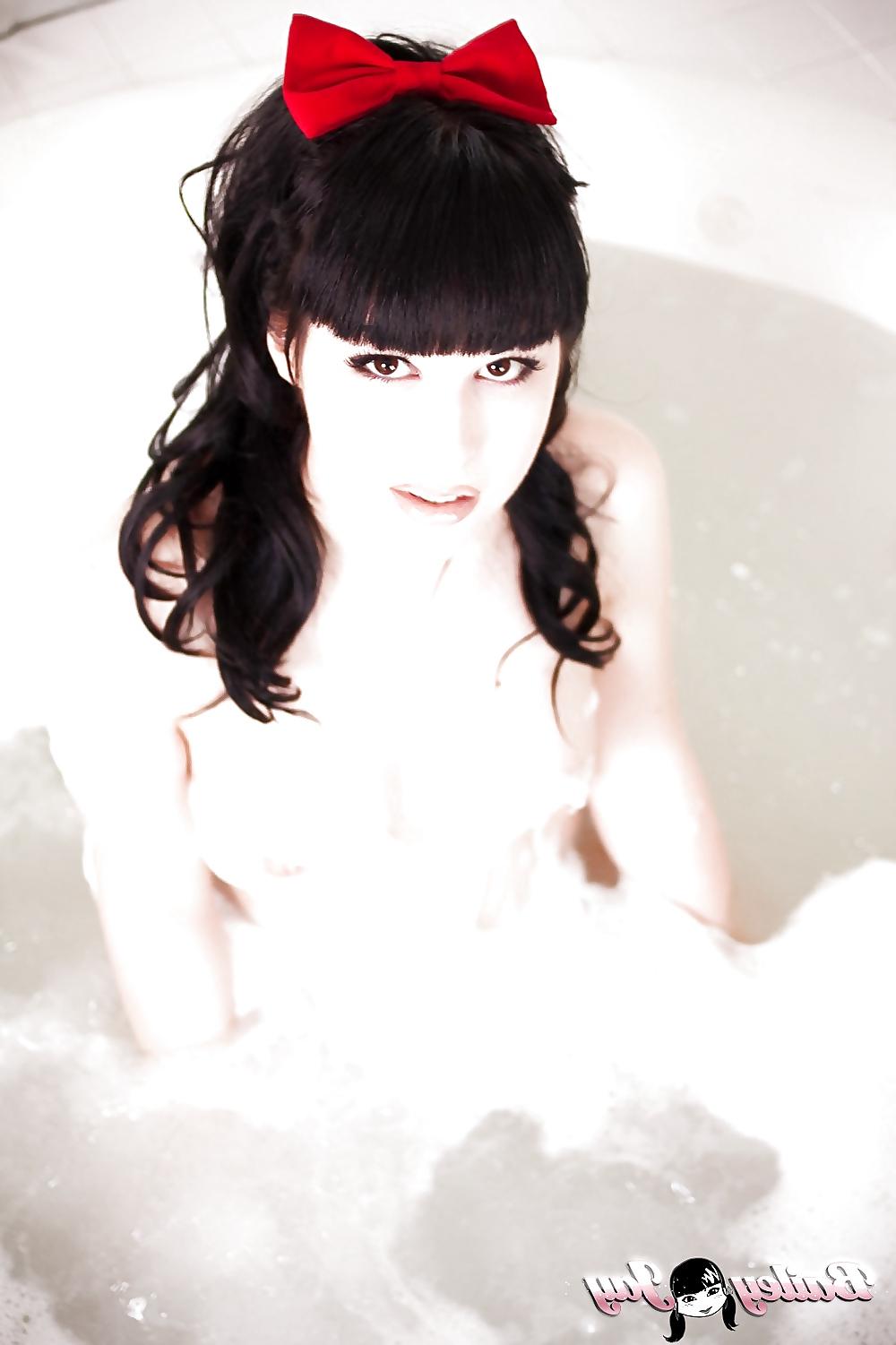 25P Bath time with bailey