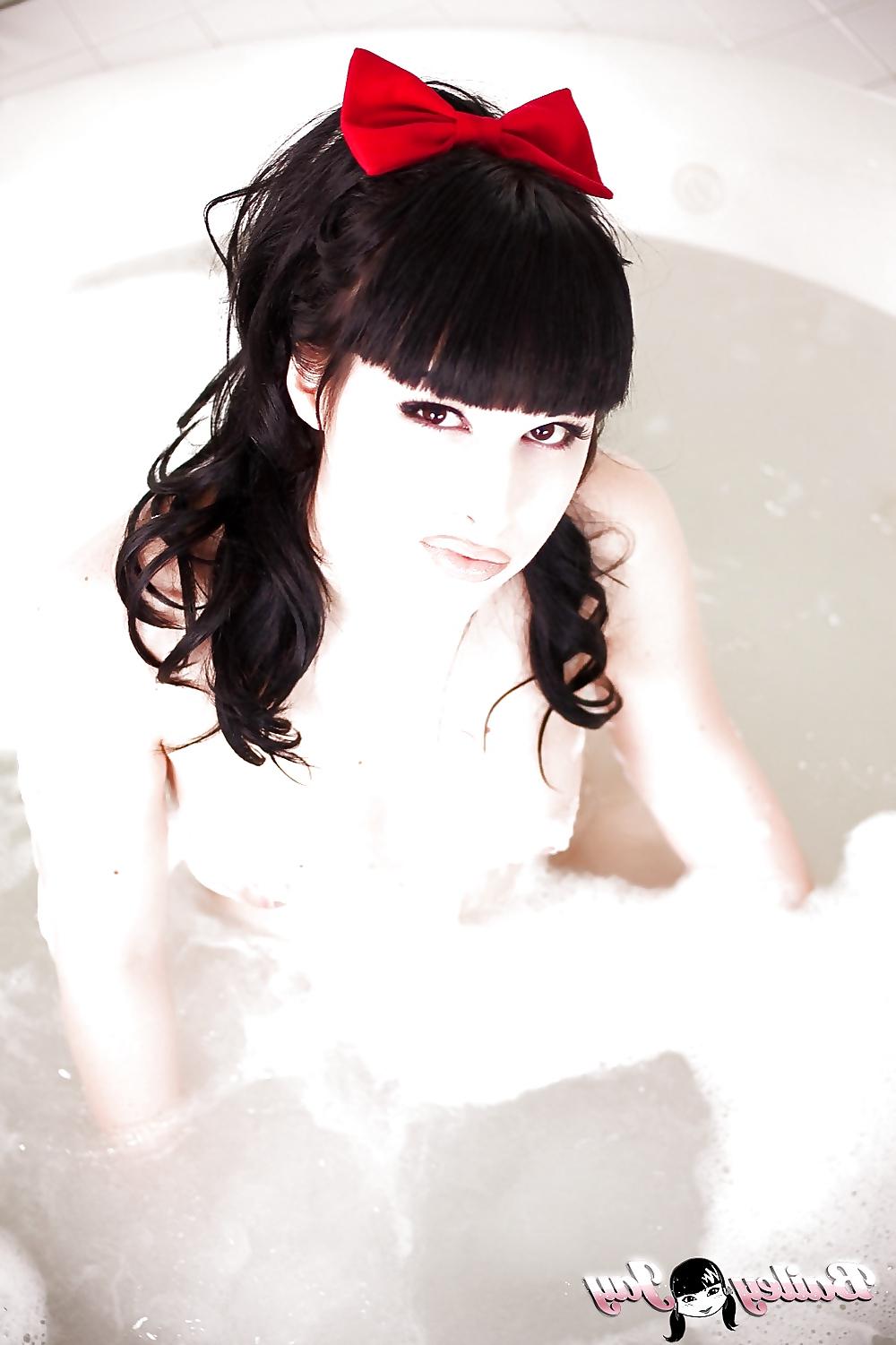 25P Bath time with bailey