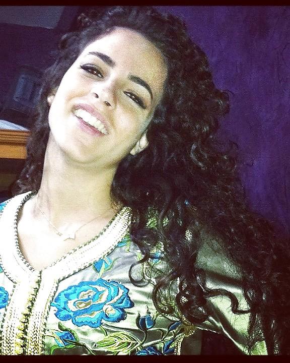 9P Alia Morocco Girl Cum On Her