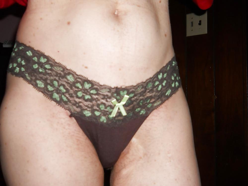 25P Pantie stuffed cunt