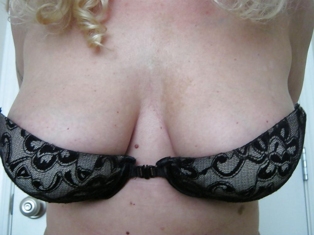 15P Woman their sell bra on the net 