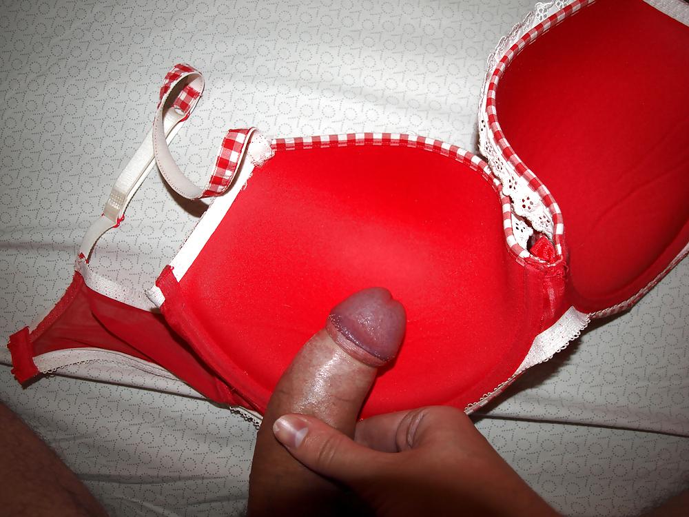 8P Me with red bra