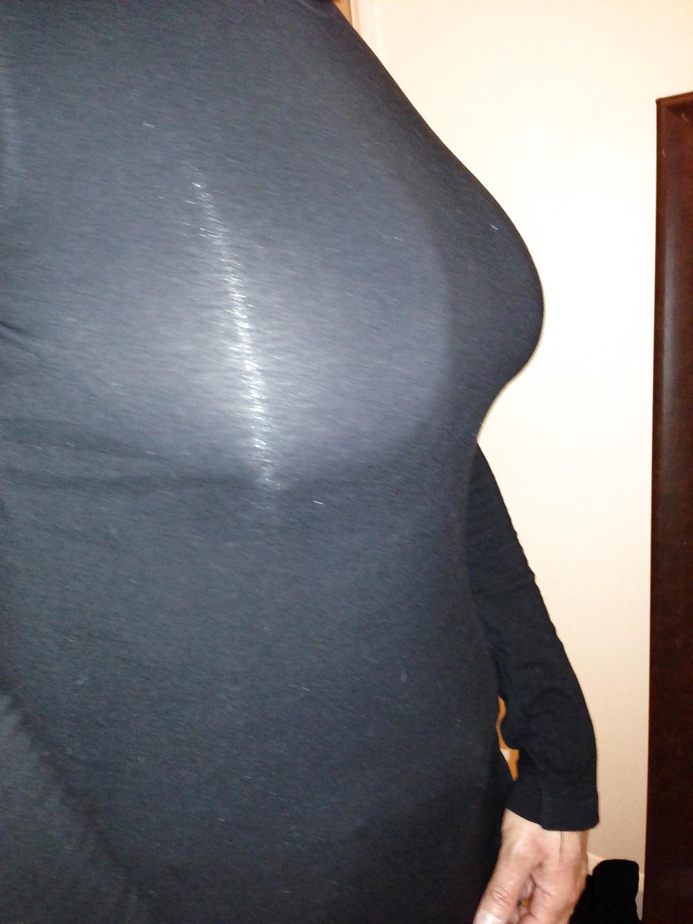 6P Gf goin out bra-less shopping 