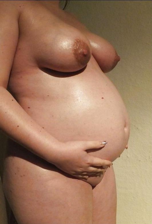 9P Pregnant 7th Month