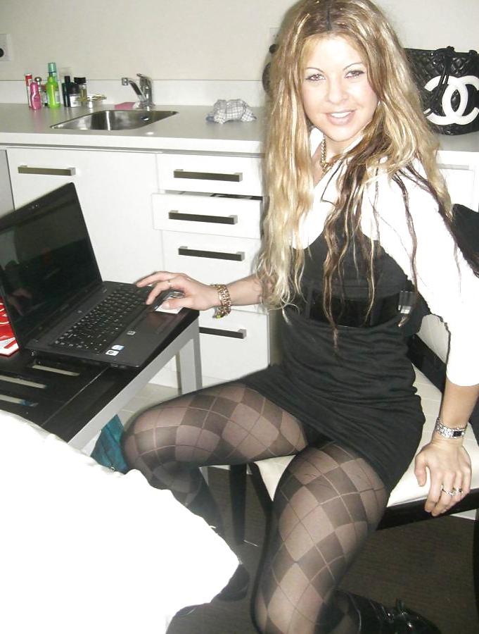 19P Sexy Milf Posing